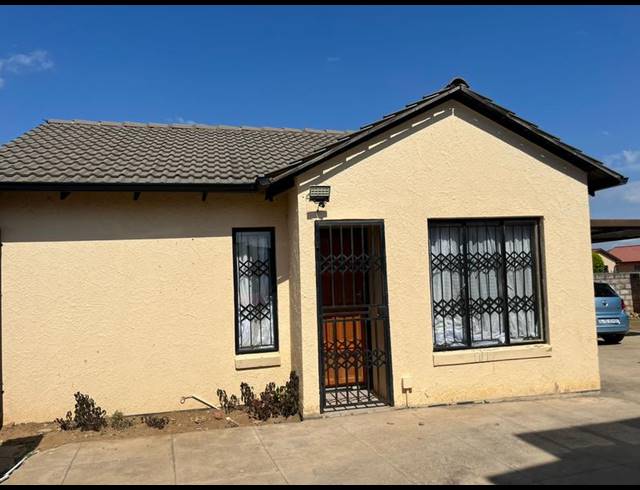 2 BEDROOM HOUSE FOR SALE IN ELANDSPOORT